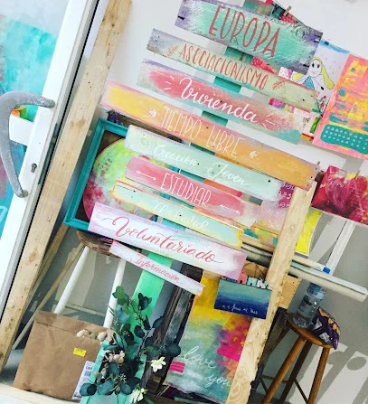 El Estudio de Olga Garre. Arts & Crafts.