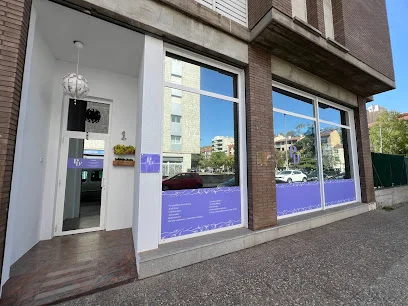 Pètals d'art Girona | Pintar ceràmica